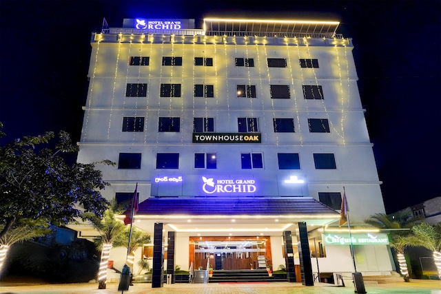 Townhouse OAK Hotel Grand Orchid 