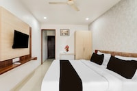 Super Townhouse Oak DLF Newtown Formerly South Square 