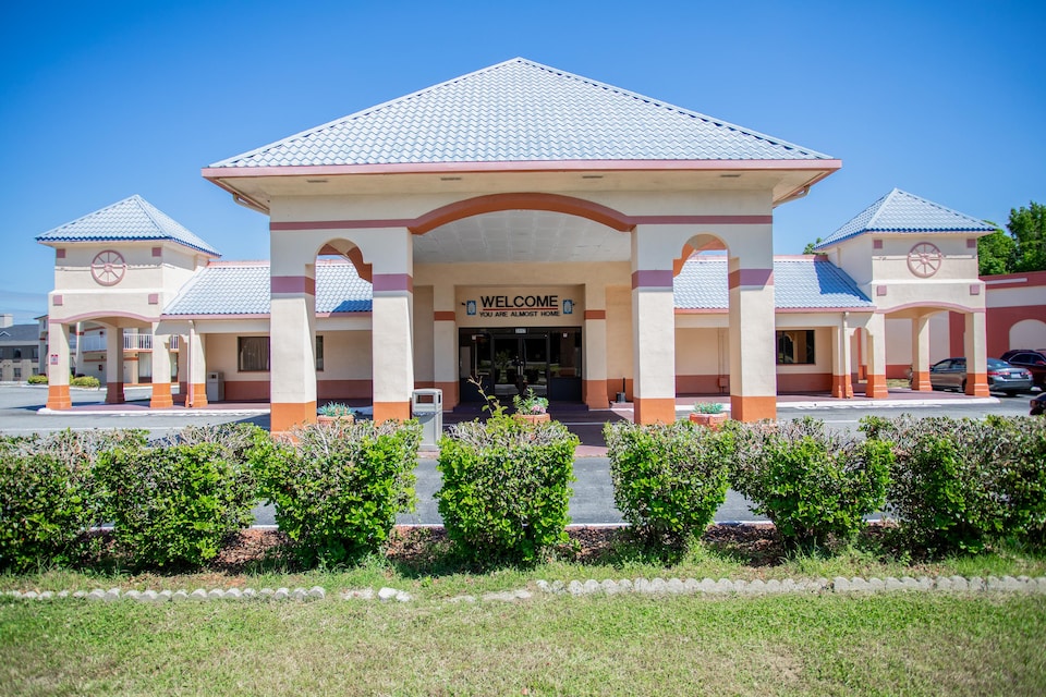 OYO hotel Greensboro east I 40, C27403, Greensboro