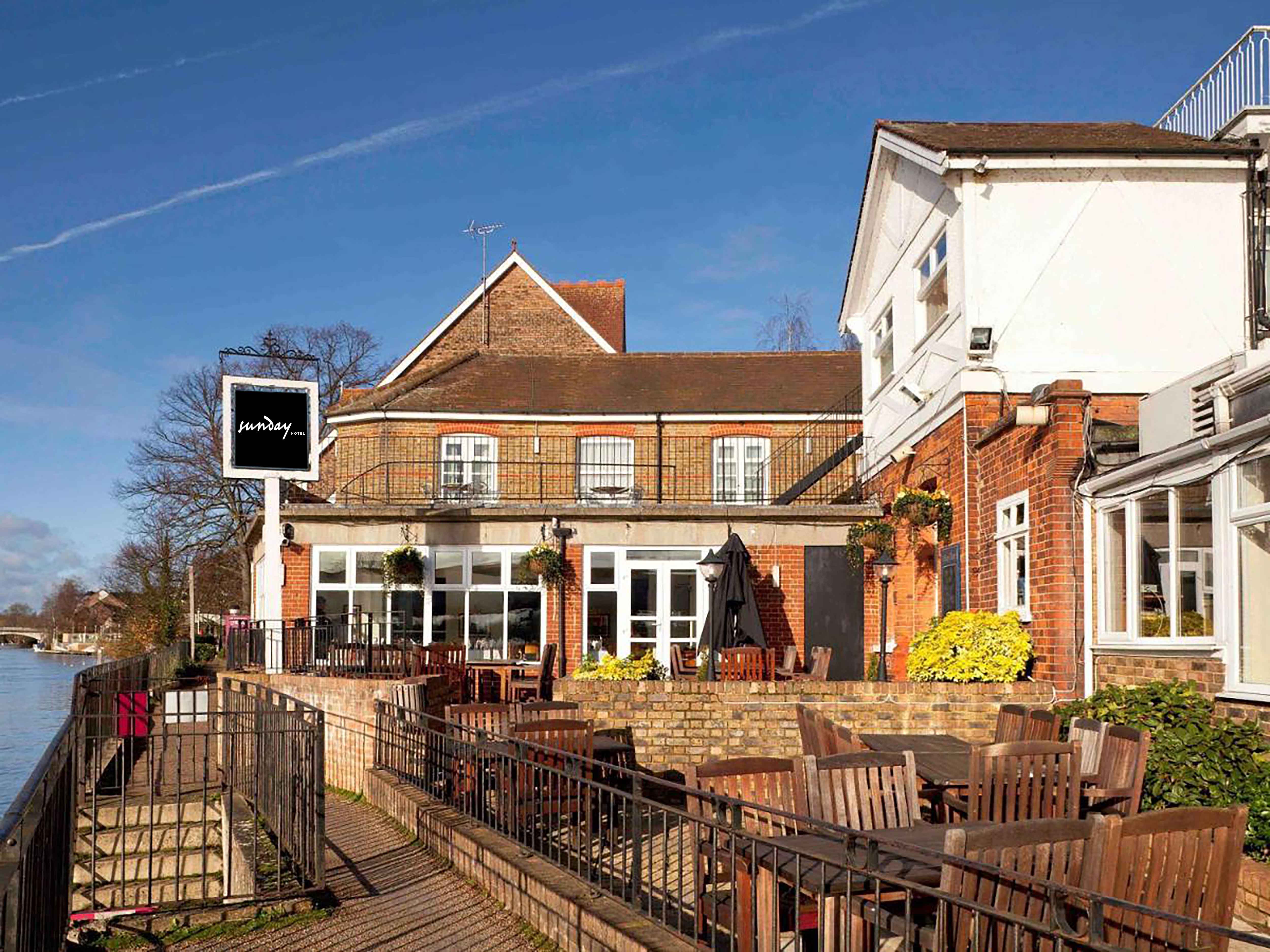 Sunday London Staines-upon-Thames Heathrow T5 |Official Site