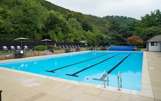 Sunday Box Hill Burford Bridge Hotel