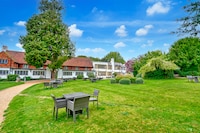 Sunday Box Hill Burford Bridge Hotel