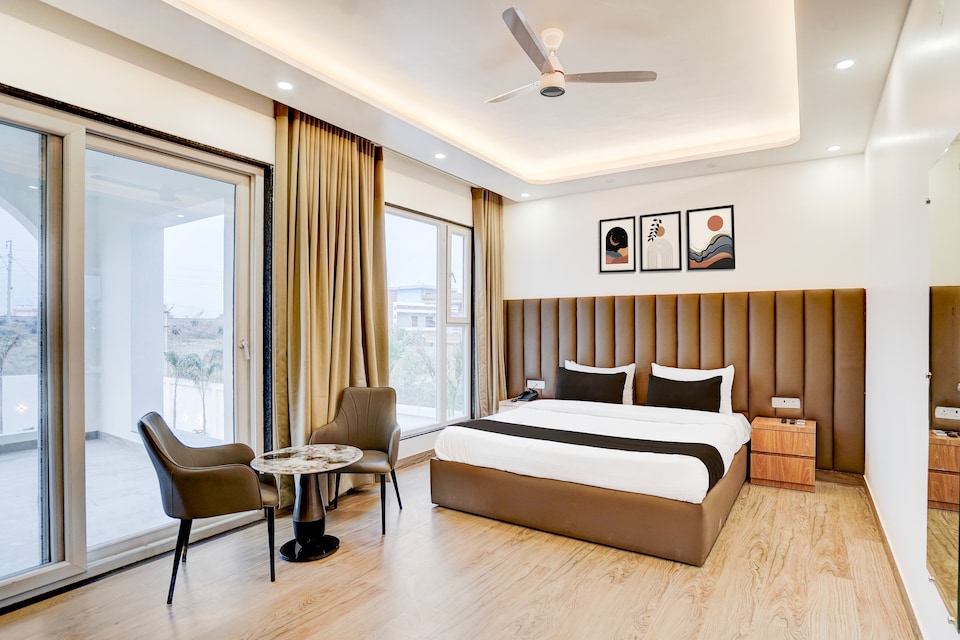 Hotel O Sarovar Palace , Railway Station Allahabad, Prayagraj