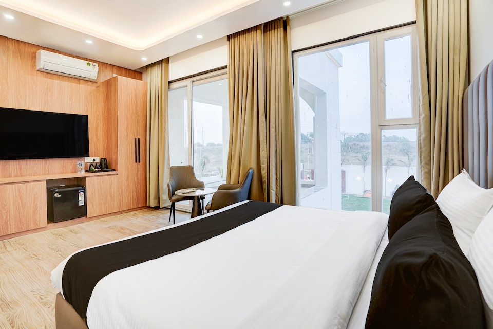 Hotel O Sarovar Palace , Railway Station Allahabad, Prayagraj