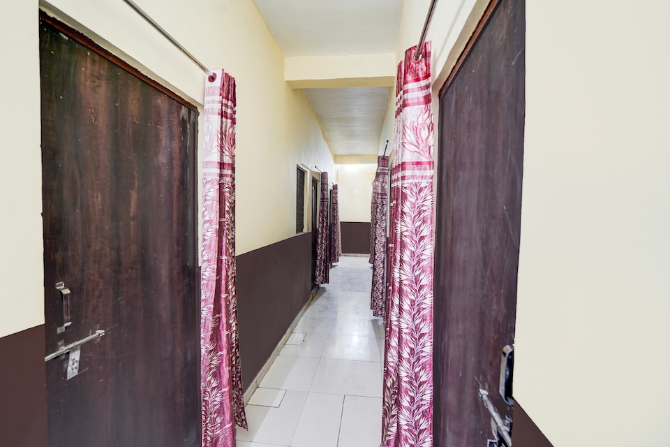 Hotel O Royal Grand Hotel , Govind Nagar Kanpur, Kanpur