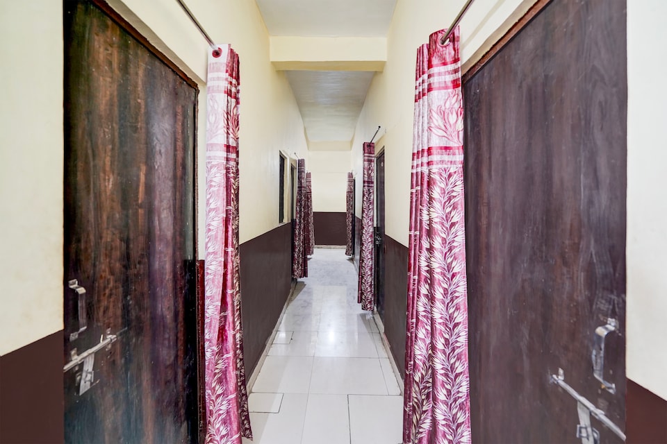 Hotel O Royal Grand Hotel , Govind Nagar Kanpur, Kanpur