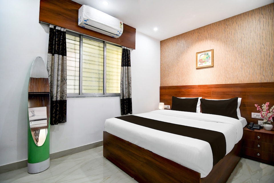 Super Collection O Chinar Park Near Airport, VIP Road Kolkata, Kolkata