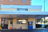 MOTEL EDGEBROOK CHICAGO NORTH SHORE  BY OYO