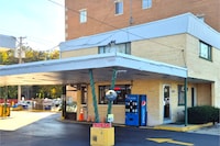 MOTEL EDGEBROOK CHICAGO NORTH SHORE  BY OYO