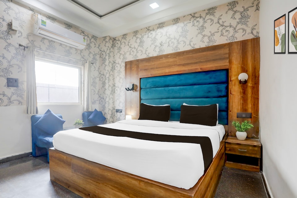 Collection O Naroli Chowraha Mathura, Mathura Station, Mathura