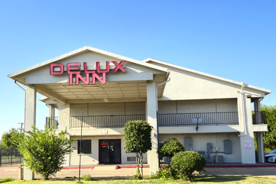 Deluxe Inn Motel By OYO Grand Prairie Interstate 30, C75050, Dallas