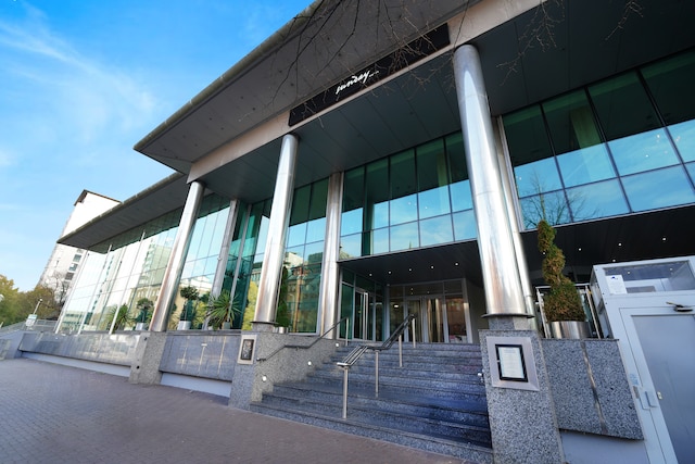 Holland House Hotel Cardiff By Sunday