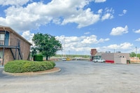 Louisville Inn by OYO Louisville Municipal Airport