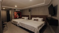 Townhouse Oak Grey Hotel Near Clark International Airport