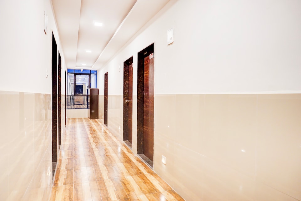 Hotel O Golden Leaf Executive, Hadapsar Pune, Pune