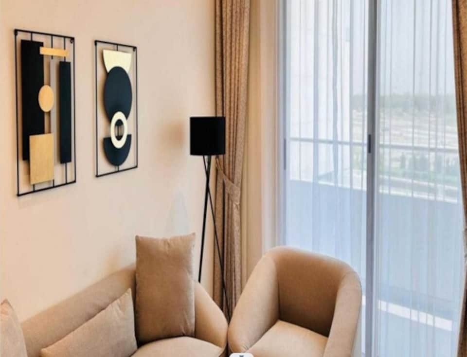 Premium 2bed Apartment In Downtown Act1 Tower , Jumeirah, Dubai