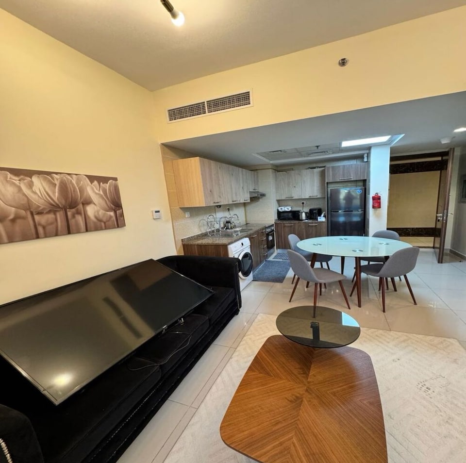OYO HOME 1466 Standard One Bedroom Roxana Residence B405, Jumeirah Village Circle Dubai, Dubai