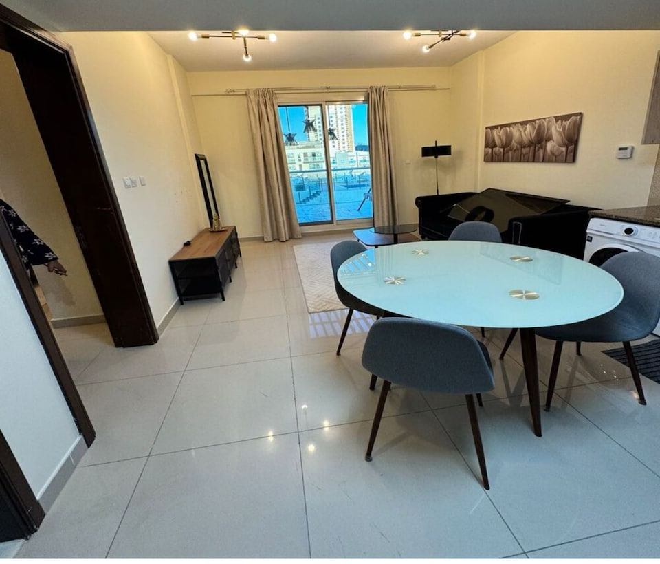 OYO HOME 1466 Standard One Bedroom Roxana Residence B405, Jumeirah Village Circle Dubai, Dubai