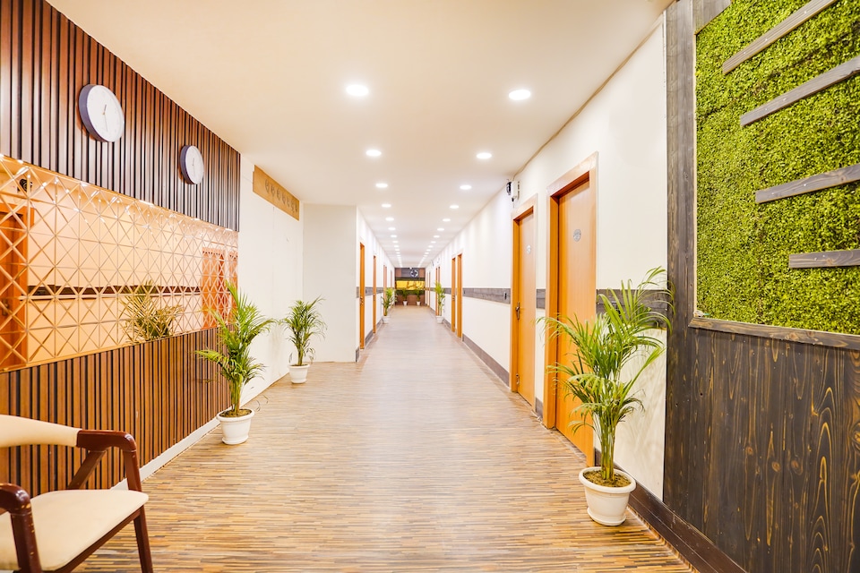 Hotel O Indriya, Greater Noida, Noida