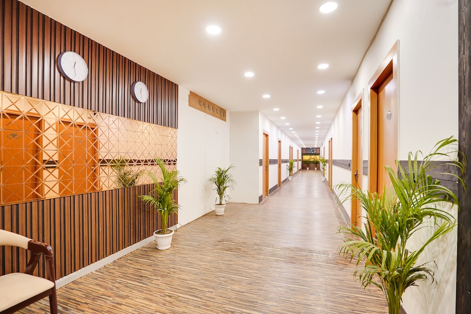 Super Hotel O by OYO Indriya, Greater Noida, Noida