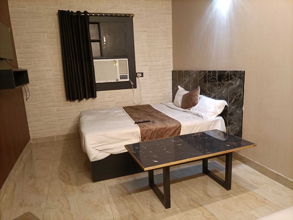 Hotel O R J Hotel , Mumfordganj Allahabad, Prayagraj