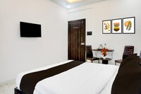 Super Townhouse Oak Hinjewadi Corporate Stays
