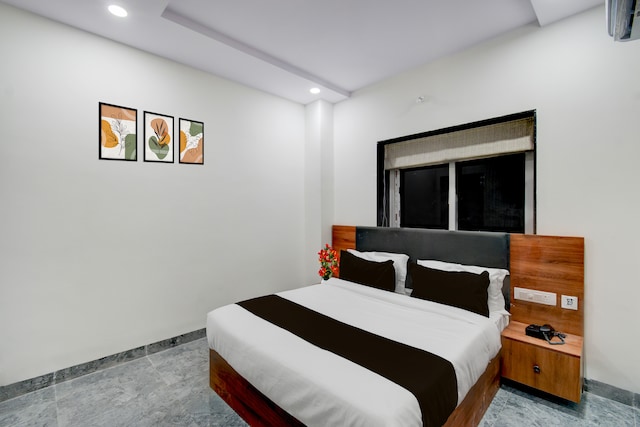 Super Townhouse Oak L B Nagar Metro Station