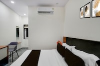 Super Townhouse Oak L B Nagar Metro Station