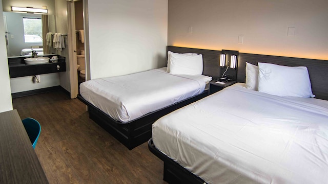 2 Full Beds | Micfridge