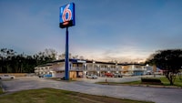 Motel 6 Port Allen, LA - Baton Rouge