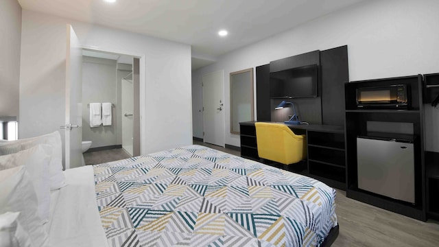 1 King Bed | Mob Acc RI Shwr Nsmk Micfridg