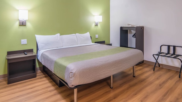 1 King Bed | Non-Smoking, Micfridge