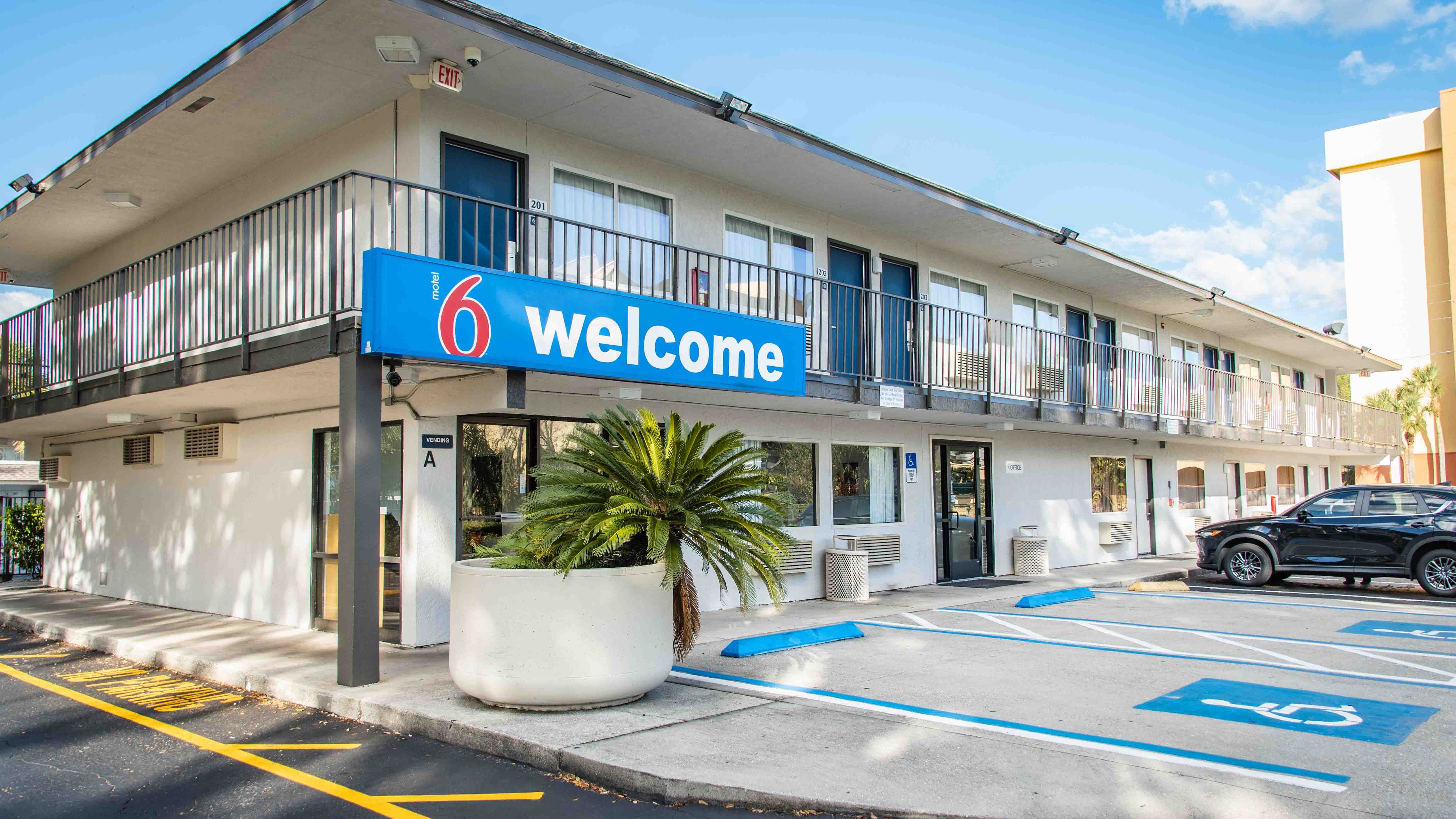 Motel 6 Kissimmee, FL - Orlando | Near Disney & Old Town