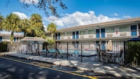 Motel 6 Kissimmee, FL - Orlando