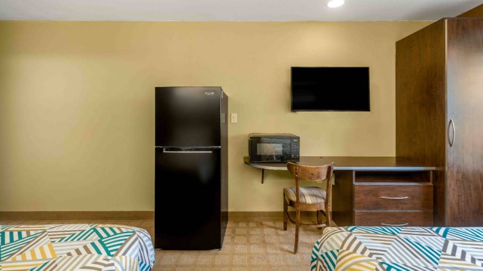 2 Queen Beds | Non-Smoking, Micfridge