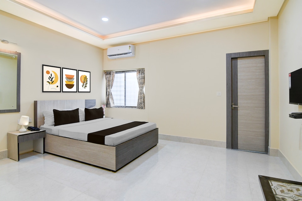 Super Collection O Joka Industrial Plaza, Behala Kolkata, Kolkata