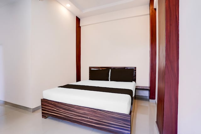 SPOT ON Jahanvi Guest House