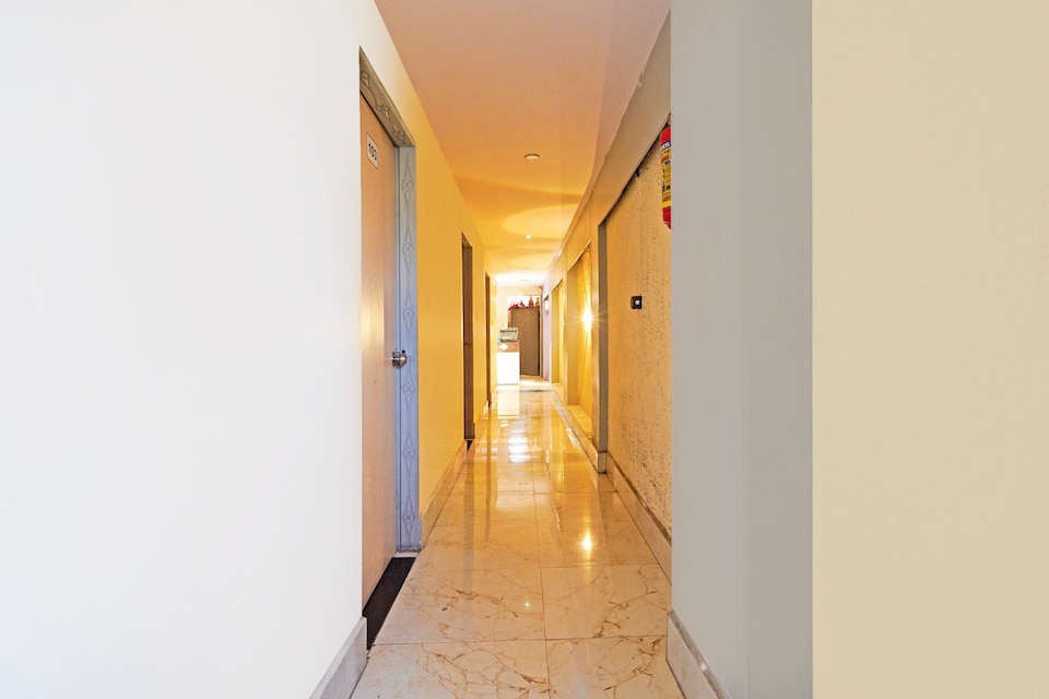 HOTEL O ROYAL PALACE, Bus Stand Nagpur, Nagpur