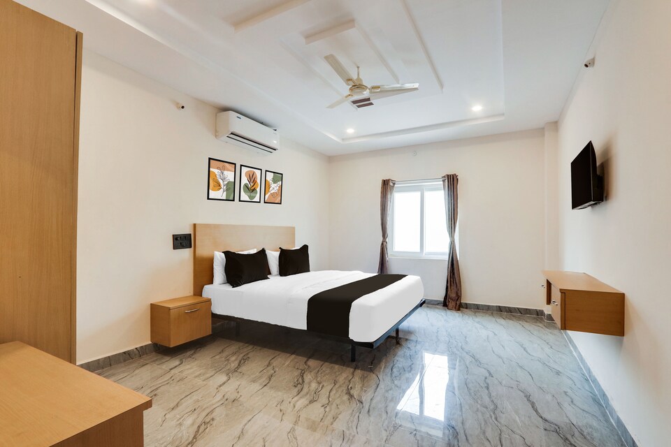 OYO 833058 Living Tree Inn, Karimnagar, Karimnagar