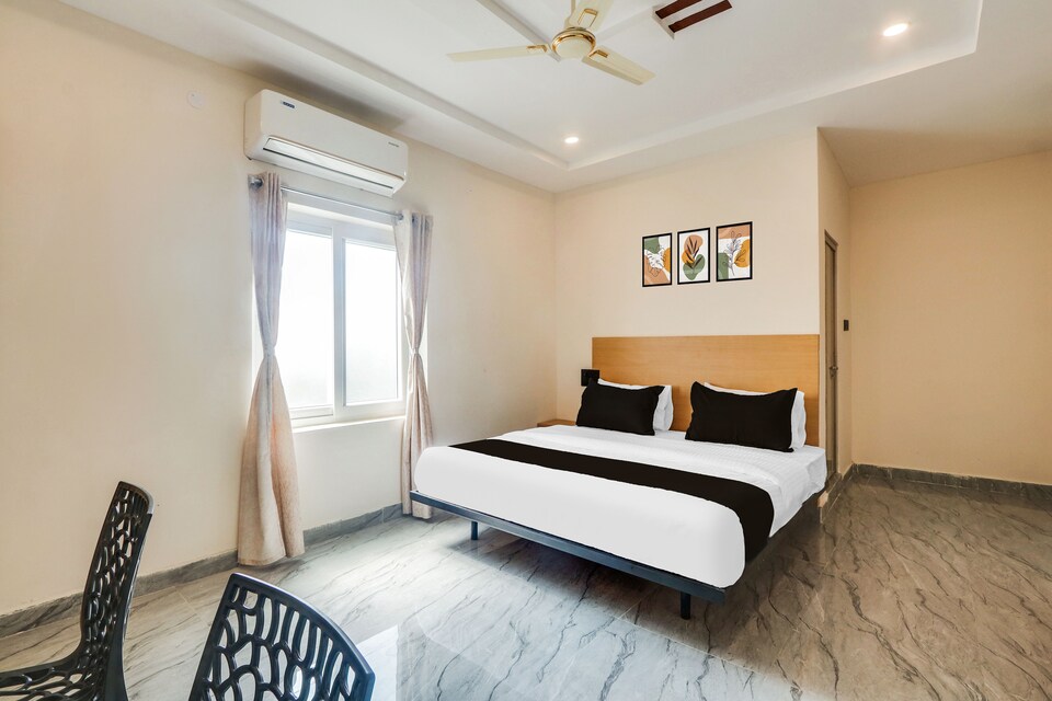 OYO 833058 Living Tree Inn, Karimnagar, Karimnagar