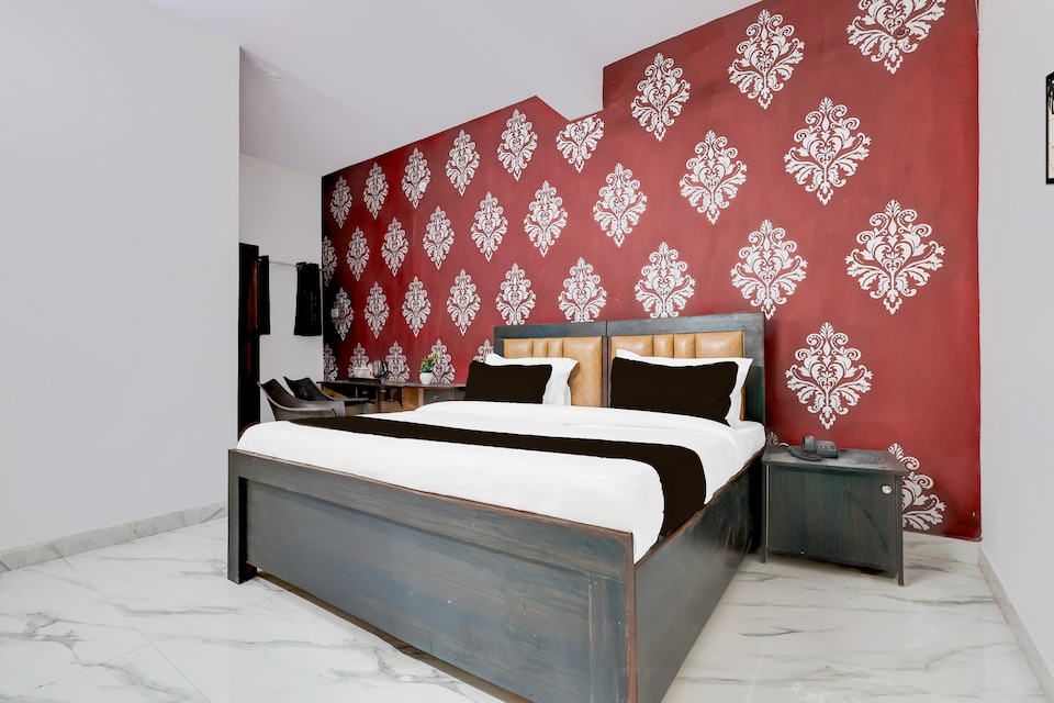 Super Hotel O Nehru Nagar Near Bus Stand, Vaishali Kaushambi Metro, Ghaziabad