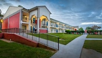Motel 6 Gainesville, GA