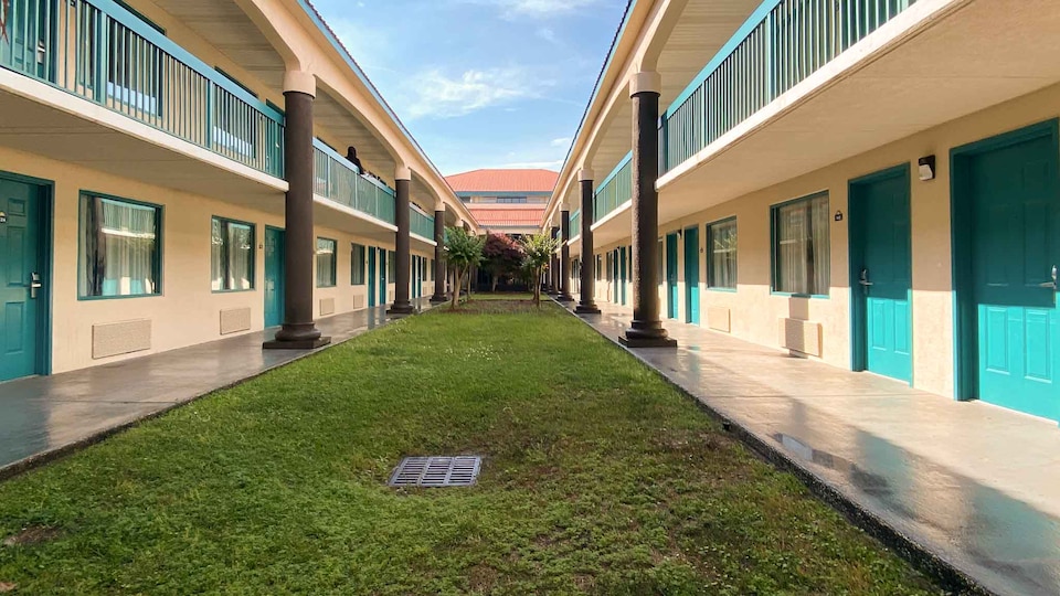 Motel 6 Savannah, GA - Gateway & I-95, C31419-1, Savannah GA