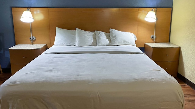 1 King Bed | Non-Smoking