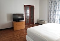 Studio 6 Extended Stay - Savannah, GA - Gateway & I-95