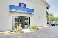Motel 6 Dalton, GA