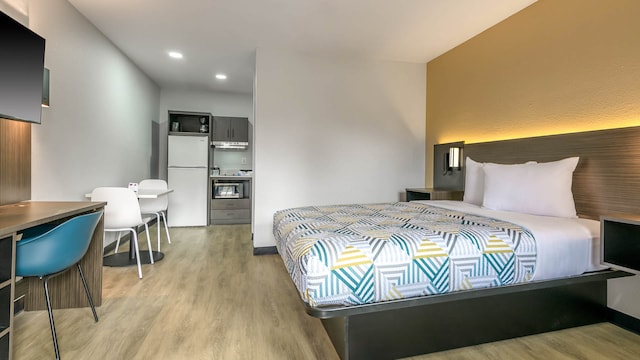 1 Queen Bed | Non-Smoking, Kitchen