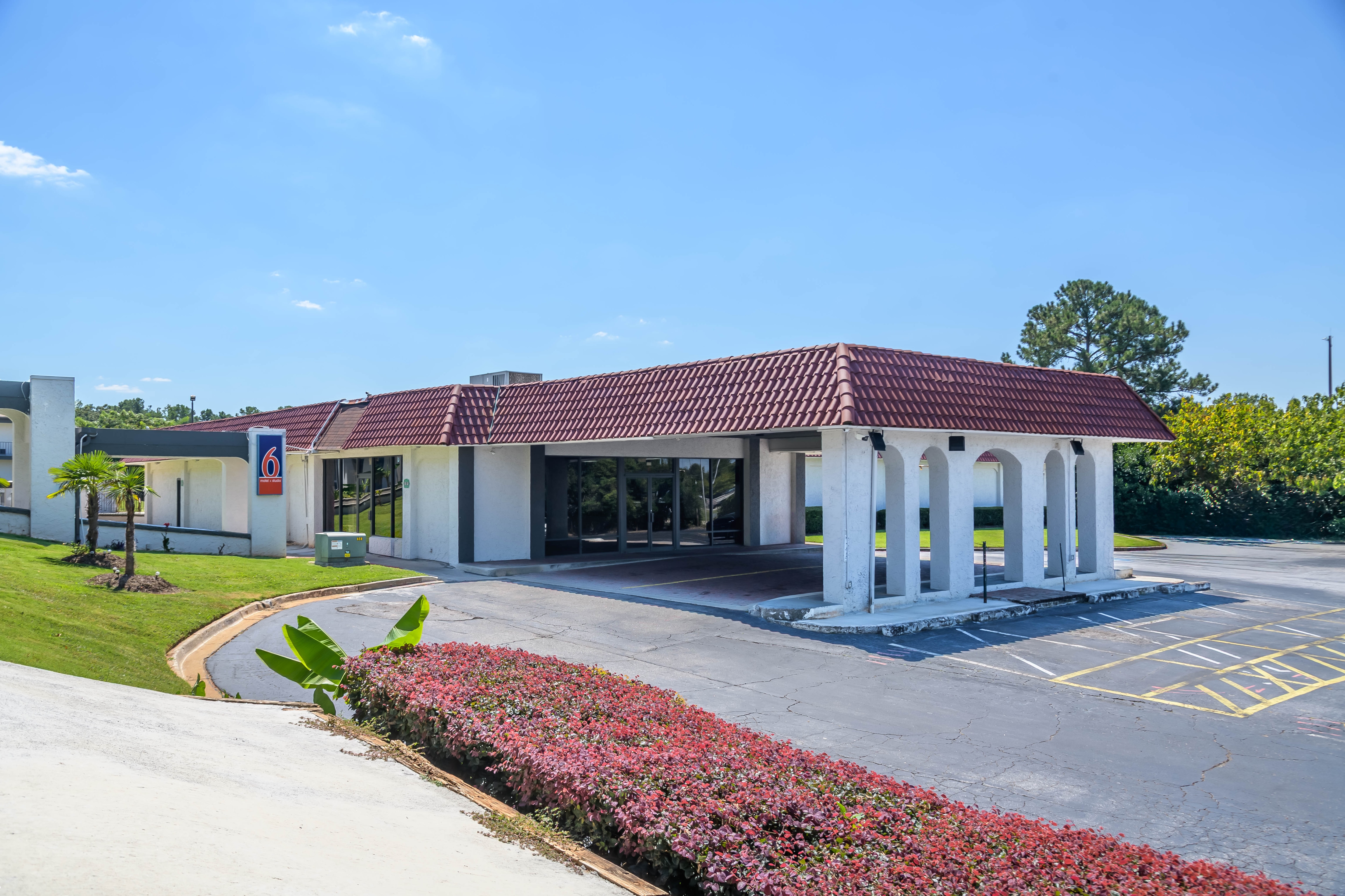 Motel 6 Stockbridge, GA - Hwy 138 W, Motel 6 Stockbridge GA, Book @ $76 ...
