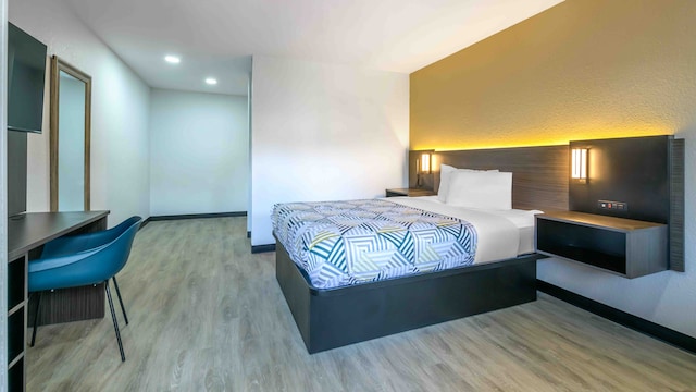 1 Queen Bed | Mobility Accessible Tub Nsmk