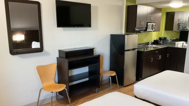 2 Full Beds | Non-Smoking, Kitchen